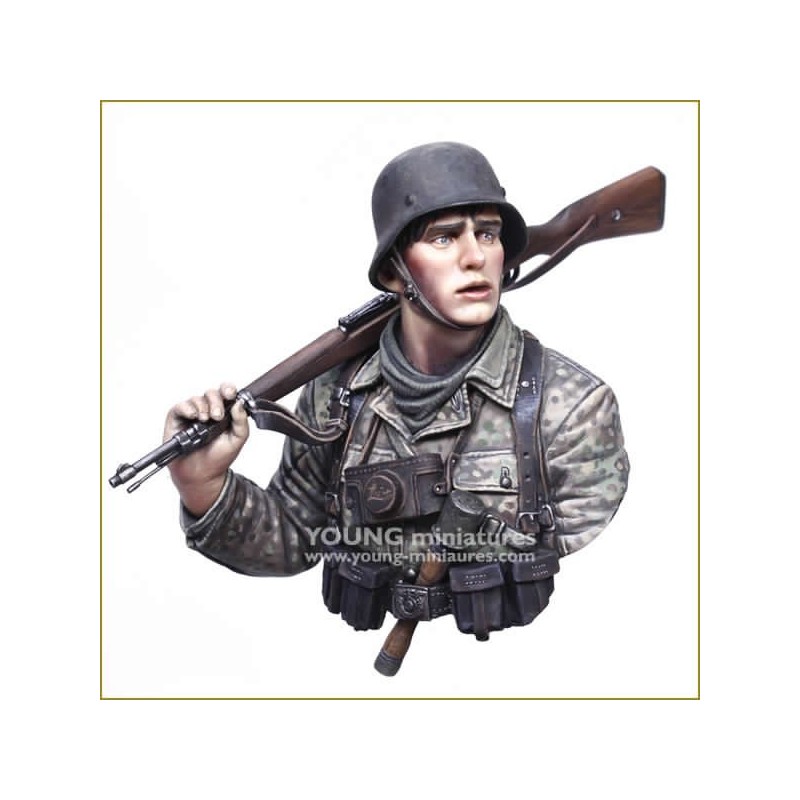 YOUNG GERMAN SOLDIER WWII (1/10)